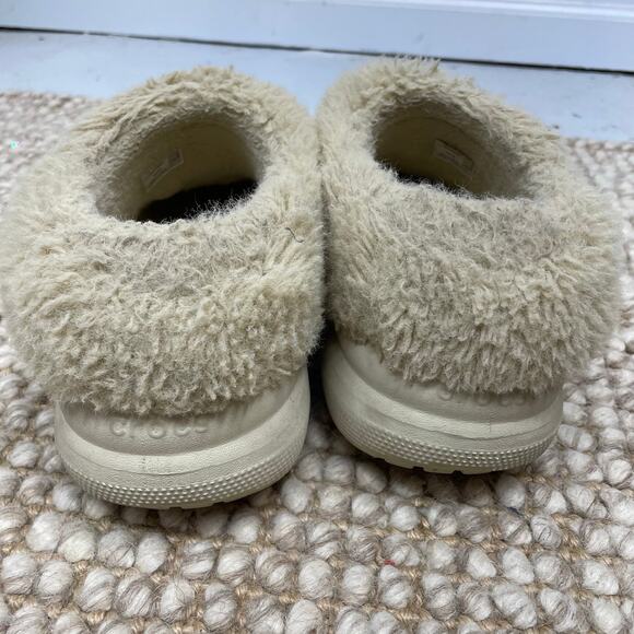 Crocs Furever Crush Clog in Bone SZ 6 Fur-Lined Winter Chunky Platform GUC - Picture 6 of 11